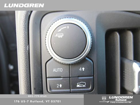 Used 2020 GMC Sierra 1500 4x4 Crew Cab w/ Convenience Package image 17