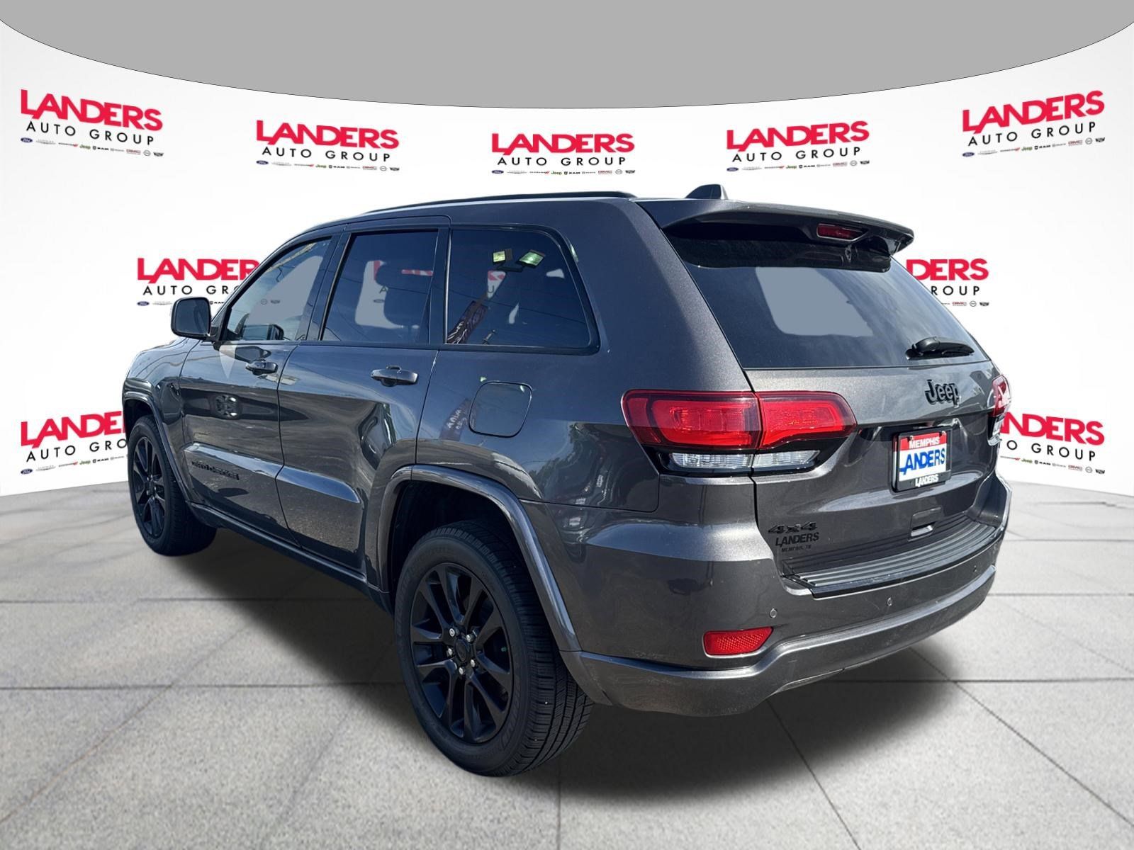 Used 2018 Jeep Grand Cherokee Altitude AWD/4WD image 5