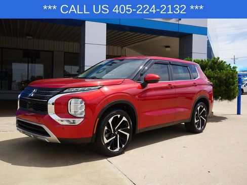 Used 2023 Mitsubishi Outlander SE AWD/4WD image 1