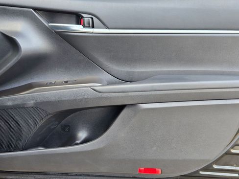 Used 2022 Toyota Camry SE image 28