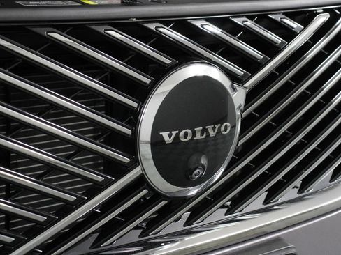 Certified 2026 Volvo XC90 B6 Plus w/ Protection Package Premier AWD/4WD image 27