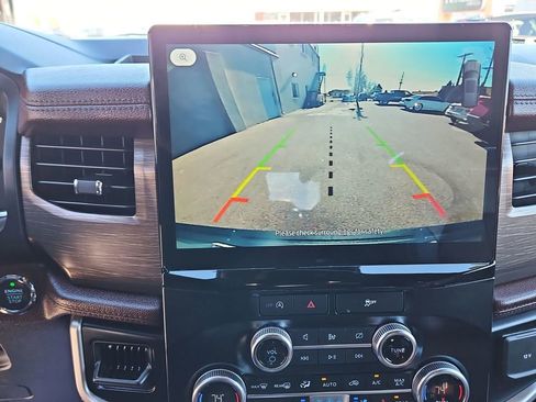 Used 2024 Ford Expedition Limited image 16