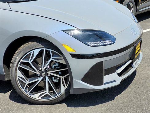 New 2025 Hyundai Ioniq 6 SEL image 3