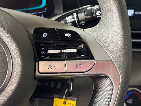Certified 2024 Hyundai Elantra SE FWD image 27