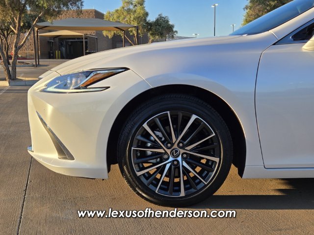Used 2024 Lexus ES 300h w/ Premium Package FWD image 10