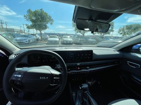 Used 2025 Kia K4 LXS image 36