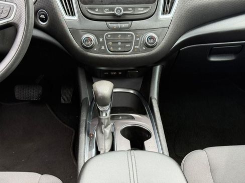 Used 2021 Chevrolet Malibu LT FWD image 13