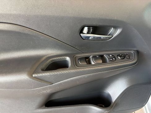 Used 2025 Nissan Versa SV FWD image 18