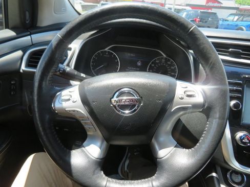 Used 2018 Nissan Murano SL w/ Moonroof Package image 28