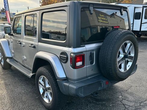 Used 2020 Jeep Wrangler Unlimited Sahara image 9