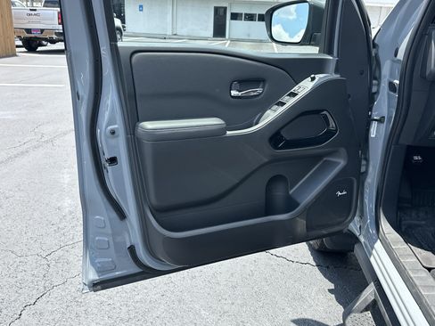 Used 2022 Nissan Frontier PRO-4X w/ Pro-4X Premium Package AWD/4WD image 10