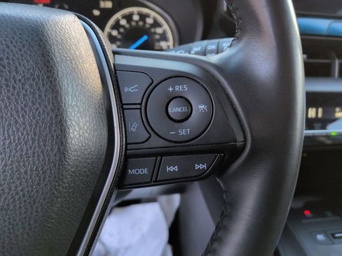 Certified 2023 Toyota Venza LE image 20