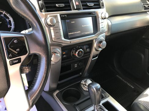 Used 2018 Toyota 4Runner SR5 AWD/4WD image 16
