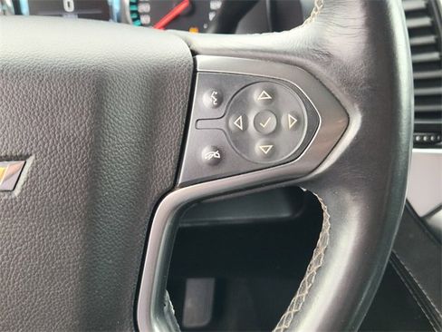 Used 2018 Chevrolet Suburban LT image 28