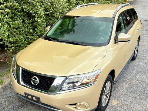 Used 2013 Nissan Pathfinder SV AWD/4WD image 7