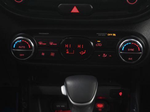 Used 2021 Kia Soul EX image 17