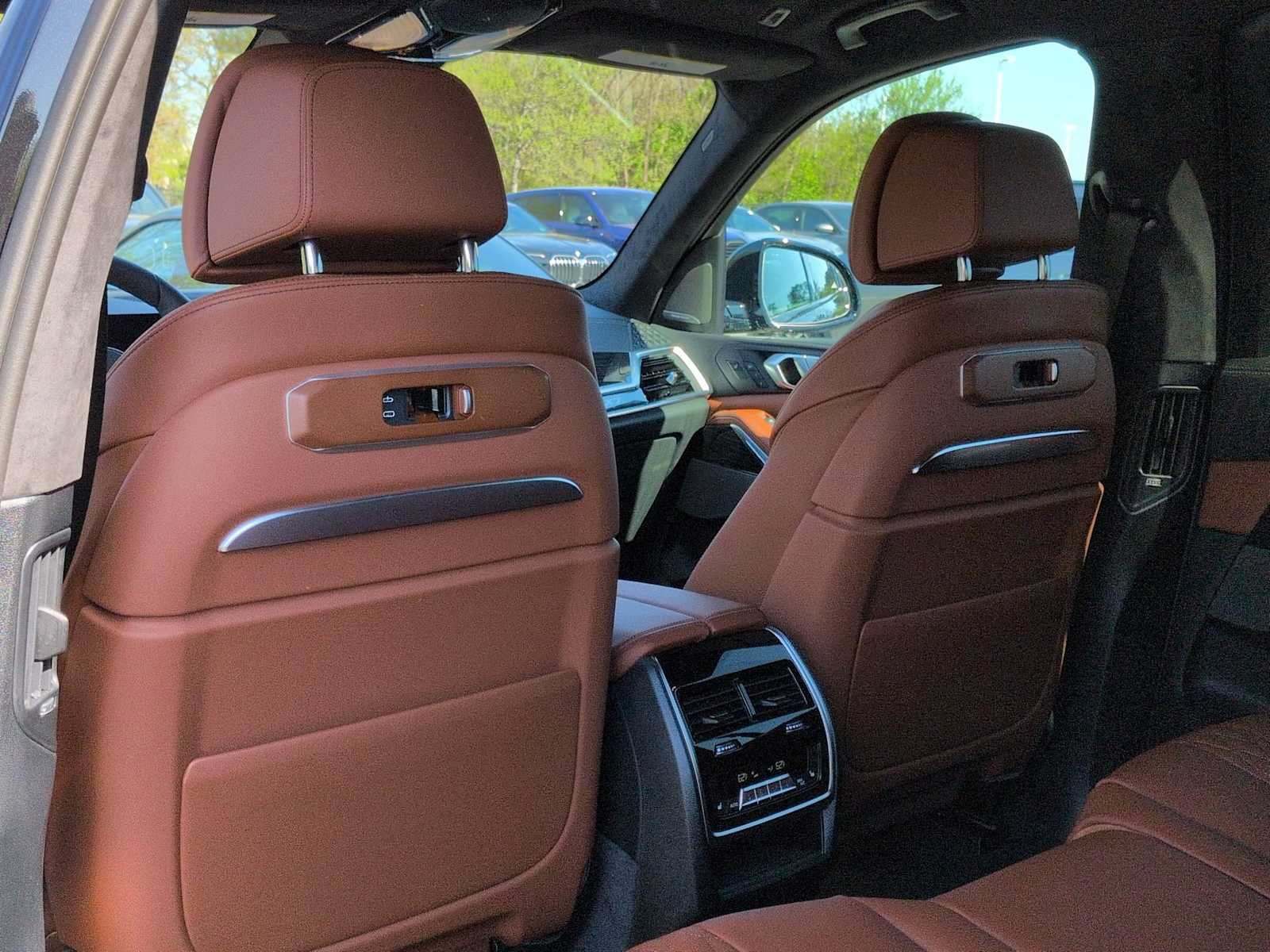 Used 2027 BMW X7 xDrive40i w/ Executive Package AWD/4WD image 19