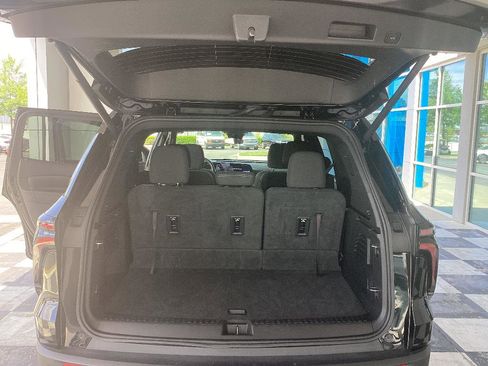 Used 2024 Chevrolet Traverse LT FWD image 22