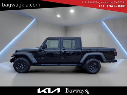 Used 2024 Jeep Gladiator Sport AWD/4WD image 8