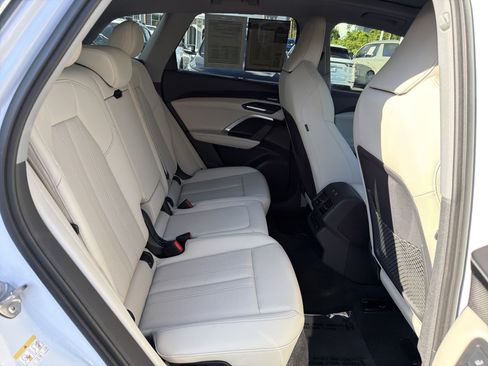 Used 2025 Audi Q5 Prestige AWD/4WD image 33
