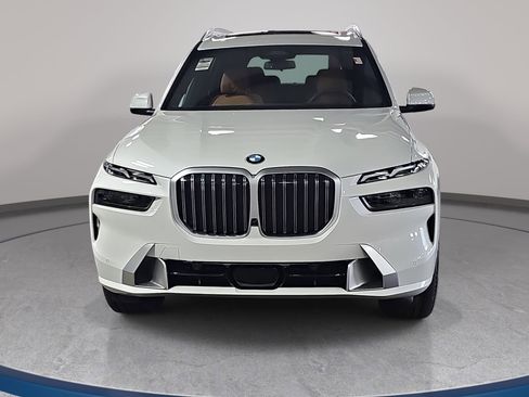 New 2026 BMW X7 xDrive40i w/ Premium Package image 2