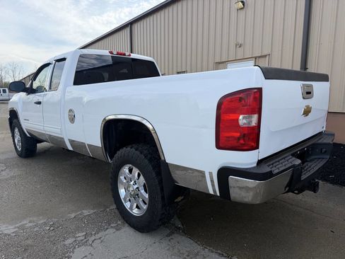 Used 2011 Chevrolet Silverado 2500 LT w/ Interior Plus Package image 17