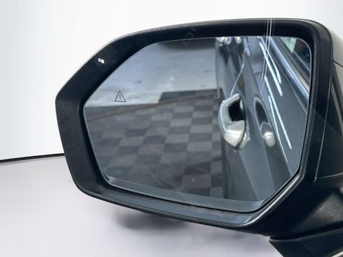Used 2025 Hyundai Palisade SEL FWD image 16