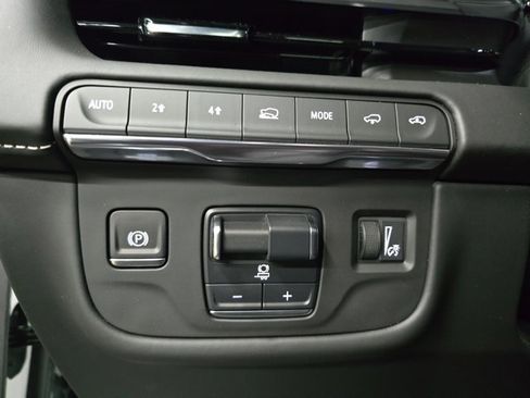 Certified 2024 Cadillac Escalade ESV Sport Platinum image 26