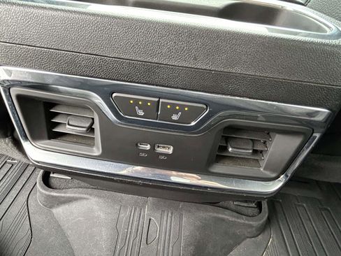 Used 2024 GMC Sierra 3500 Denali w/ Denali Reserve Package image 17