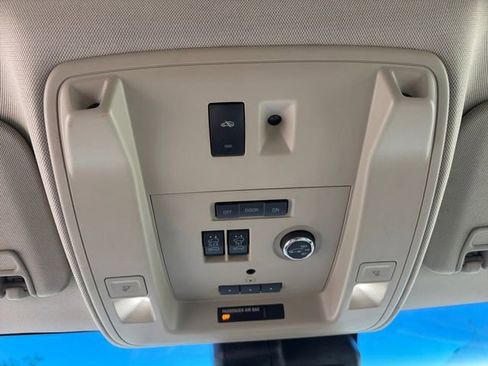 Used 2018 GMC Yukon XL Denali w/ Denali Ultimate Package image 12