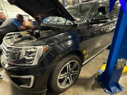 Certified 2021 Ford Expedition Limited AWD/4WD image 1