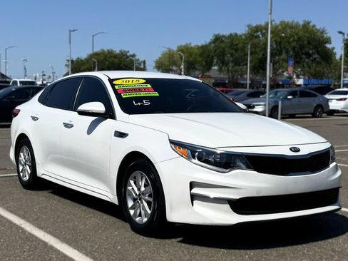 Used 2016 Kia Optima LX FWD image 3