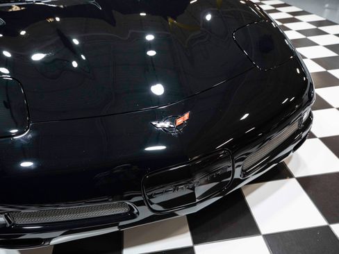 Used 2002 Chevrolet Corvette Z06 w/ Memory Pkg image 10