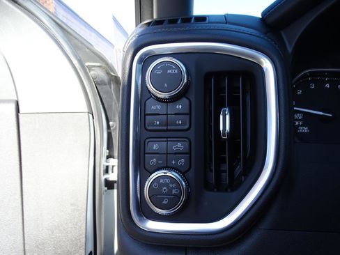 Used 2021 GMC Sierra 1500 SLT w/ SLT Convenience Package image 17