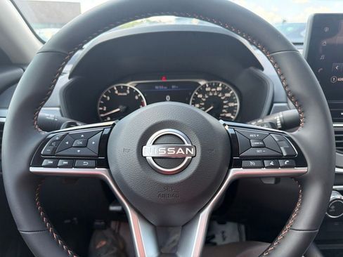 New 2026 Nissan Altima 2.5 SR FWD image 17