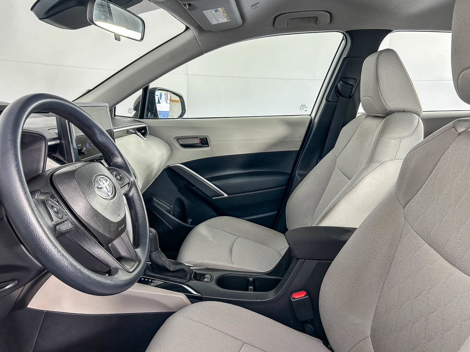 Used 2025 Toyota Corolla Cross L FWD image 18