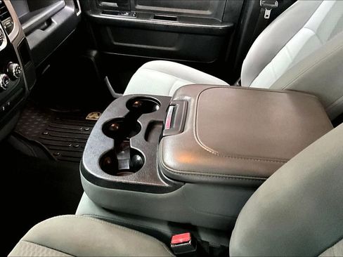 Used 2018 RAM 1500 Express AWD/4WD image 18