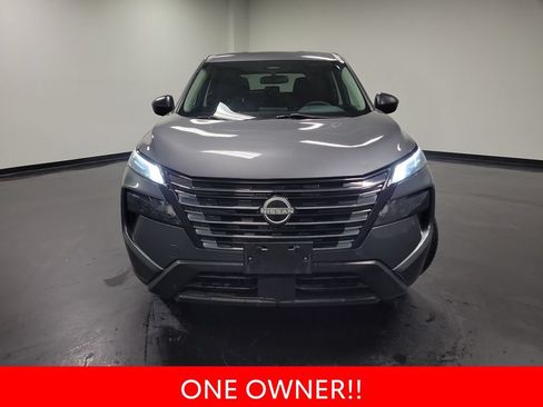 Used 2024 Nissan Rogue S AWD/4WD image 3