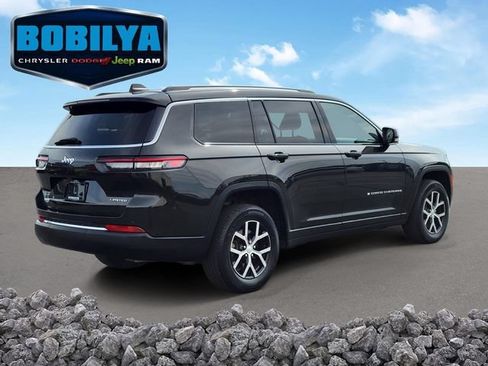 Used 2023 Jeep Grand Cherokee L Limited w/ Trailer Tow Group (B) AWD/4WD image 3