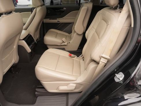 Used 2022 Lincoln Aviator Reserve w/ Elements Package Plus image 13