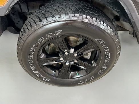 Used 2021 Jeep Wrangler Unlimited Sahara AWD/4WD image 31