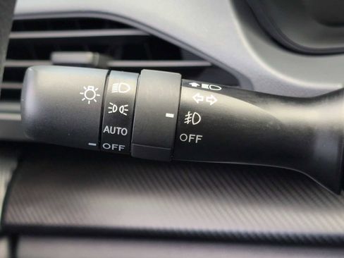 Used 2025 Subaru Crosstrek 2.0i Premium image 26