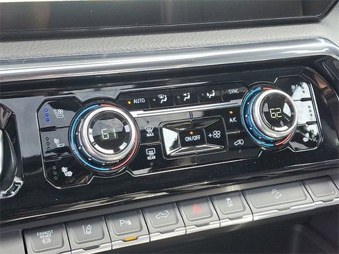 New 2025 GMC Sierra 2500 Denali w/ Denali Reserve Package image 12