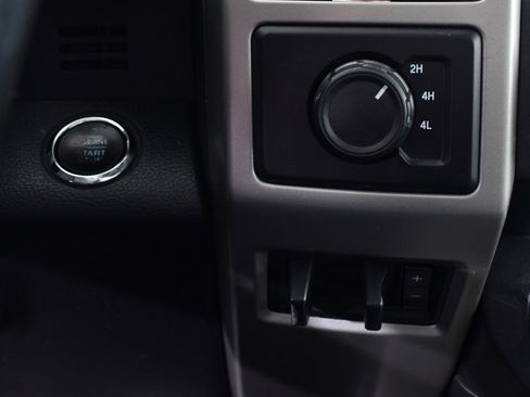 Used 2018 Ford F350 Lariat w/ Lariat Ultimate Package image 32