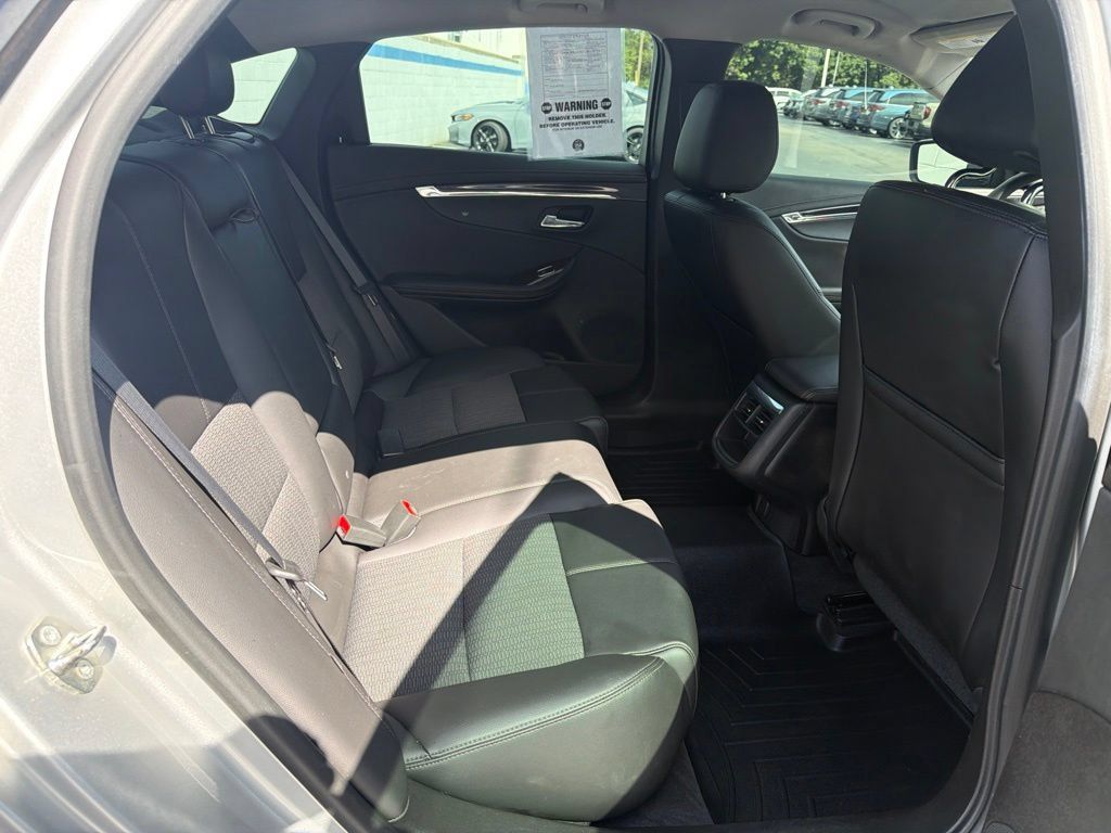 Used 2015 Chevrolet Impala LT w/ Convenience Package FWD image 21