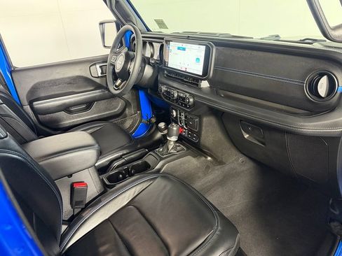 Used 2024 Jeep Wrangler Unlimited Rubicon 4xe AWD/4WD image 14