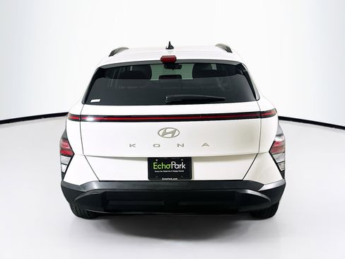 Used 2025 Hyundai Kona SEL image 7