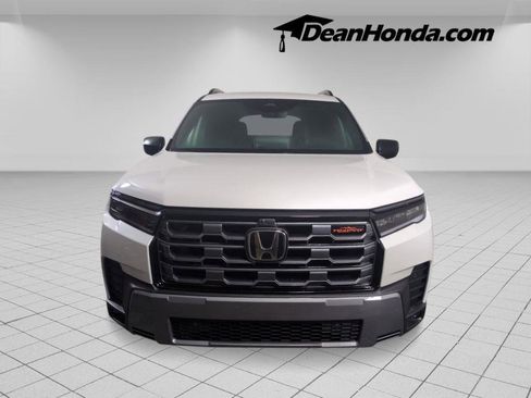 New 2026 Honda Pilot TrailSport image 8