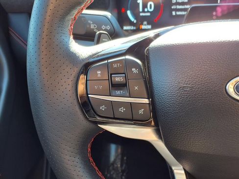 Used 2025 Ford Explorer ST image 17