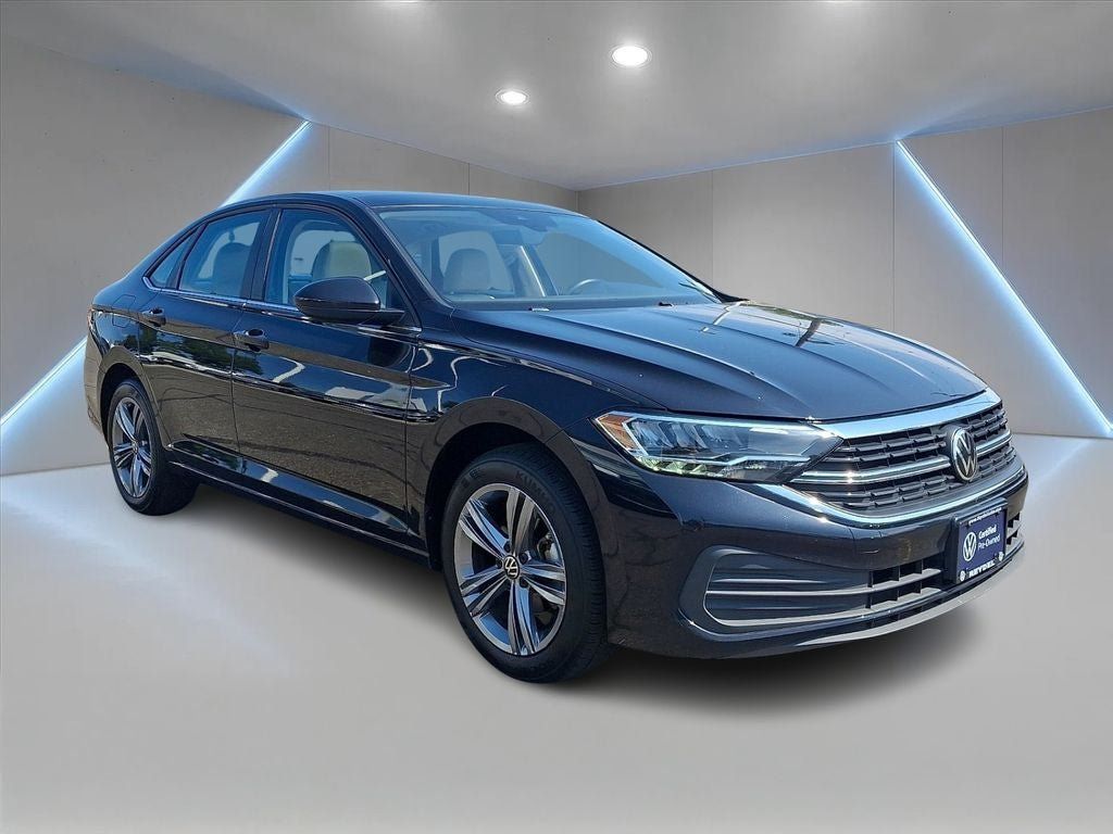 Certified 2023 Volkswagen Jetta SE FWD image 3